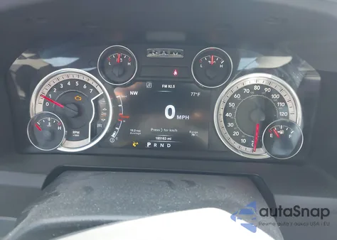 2015 Ram 1500 Outdoorsman z USA, uszkodzony, nr VIN 1C6RR6LT5FS630025